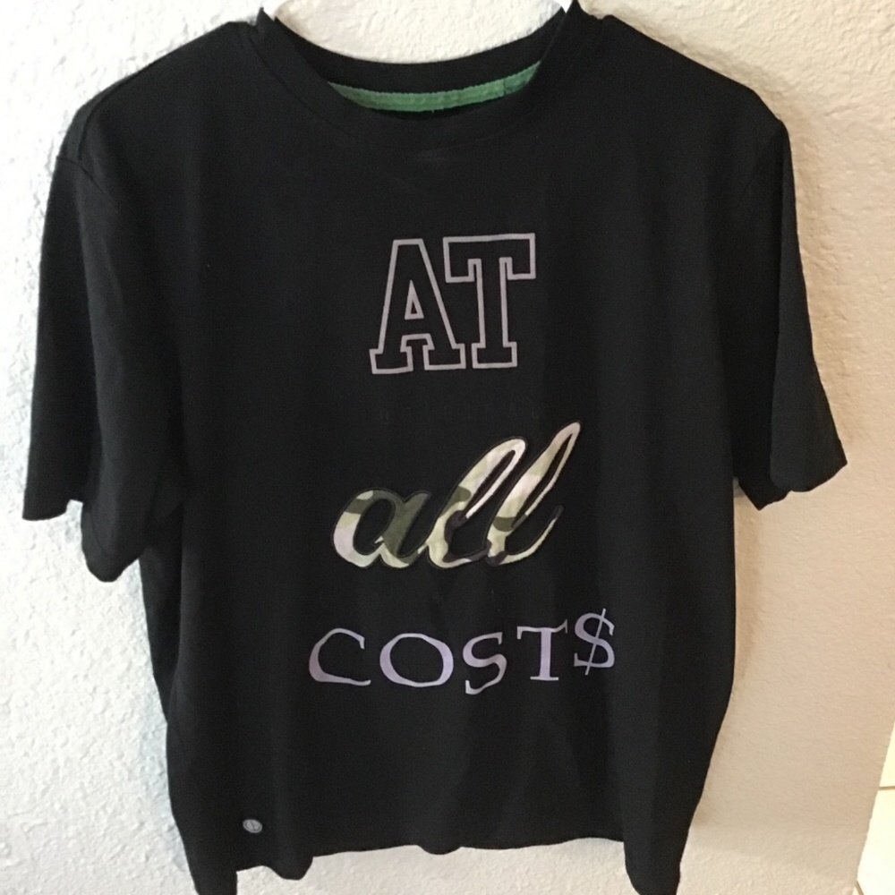 Graphics t shirt